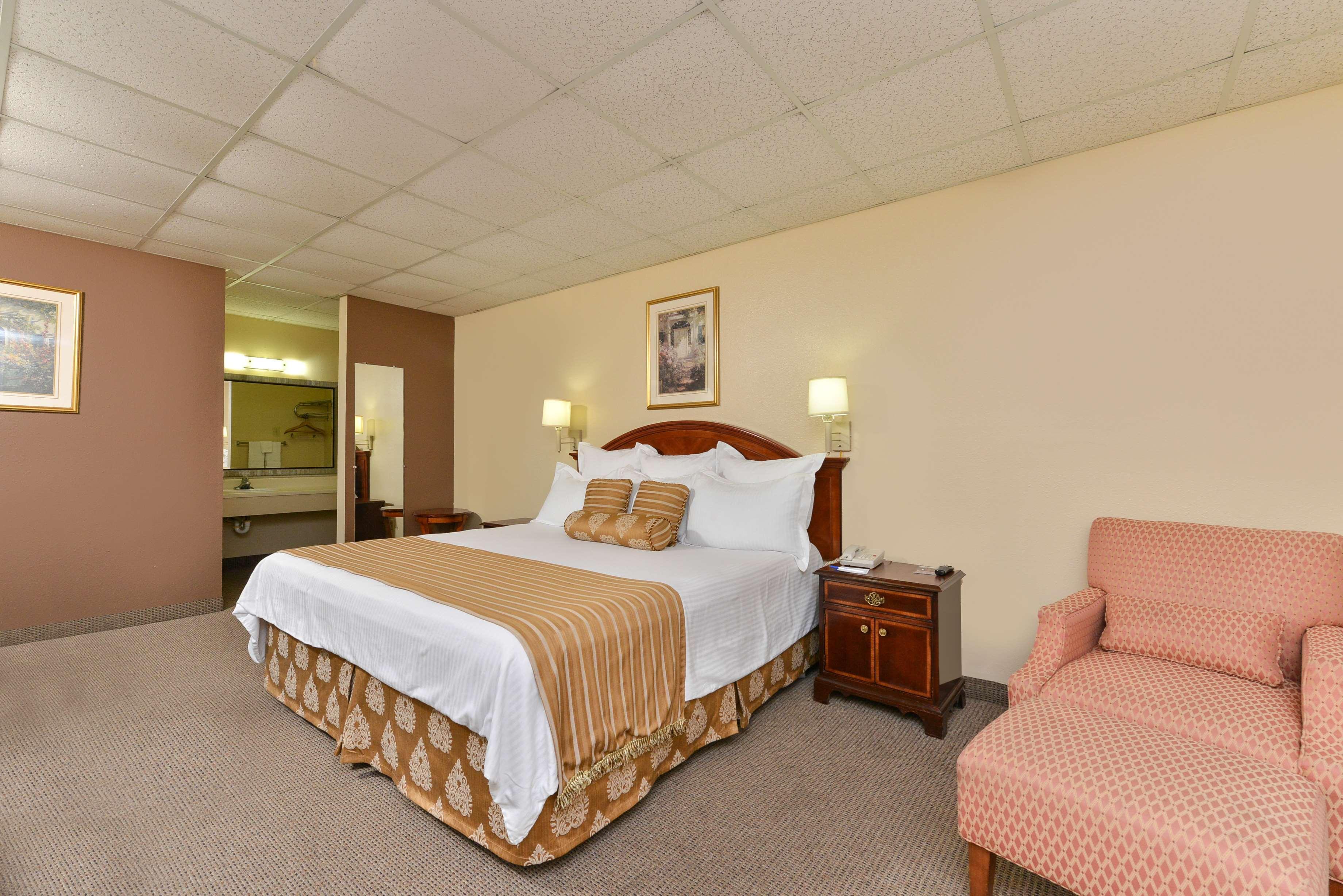 Americas Best Value Inn And Suites Виктория Екстериор снимка