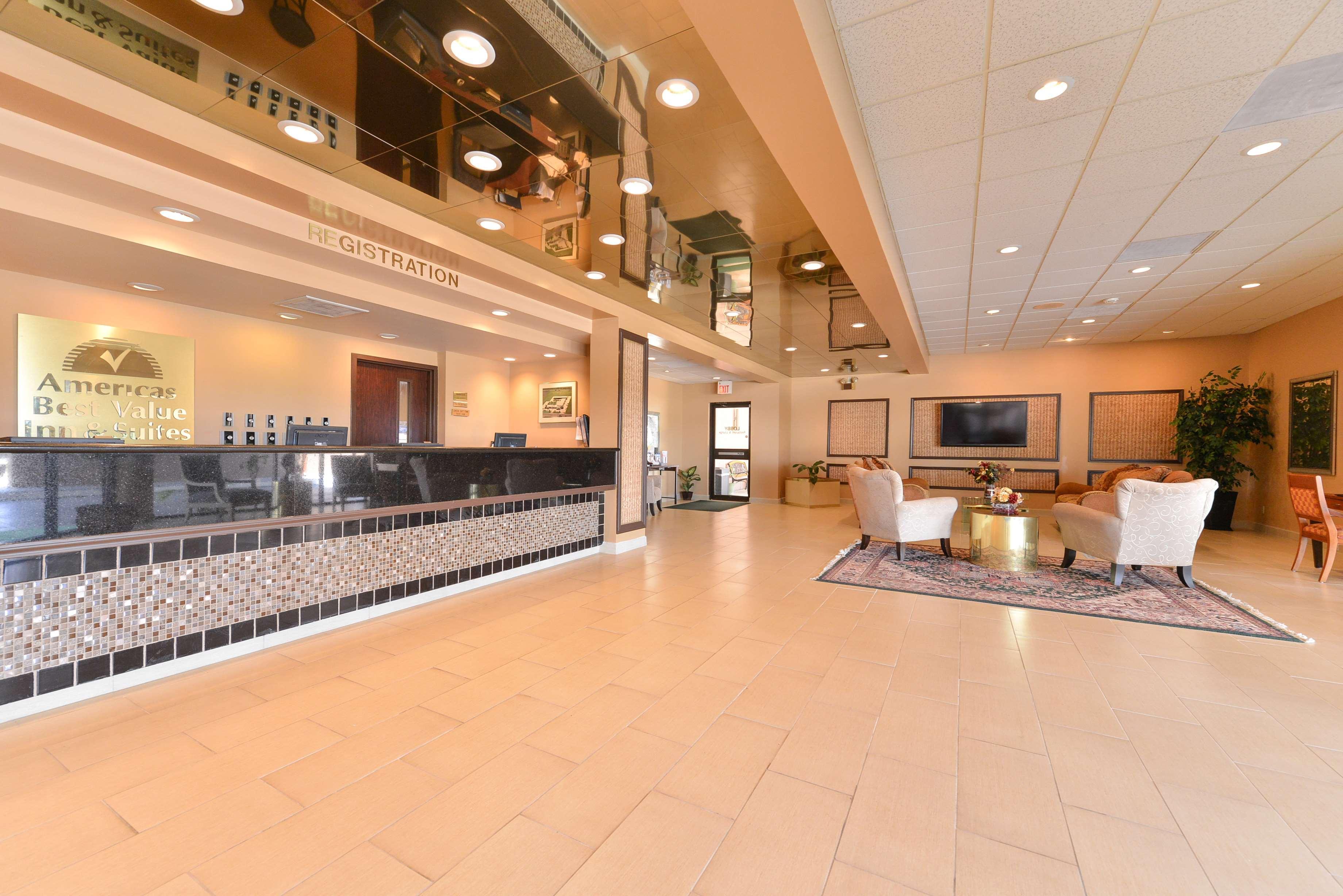 Americas Best Value Inn And Suites Виктория Екстериор снимка